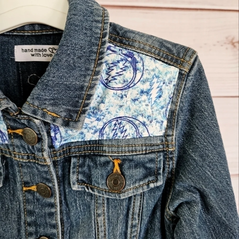 Handmade The Grateful Dead Denim Trucker Jacket in Blue and White Sz 6 NWT